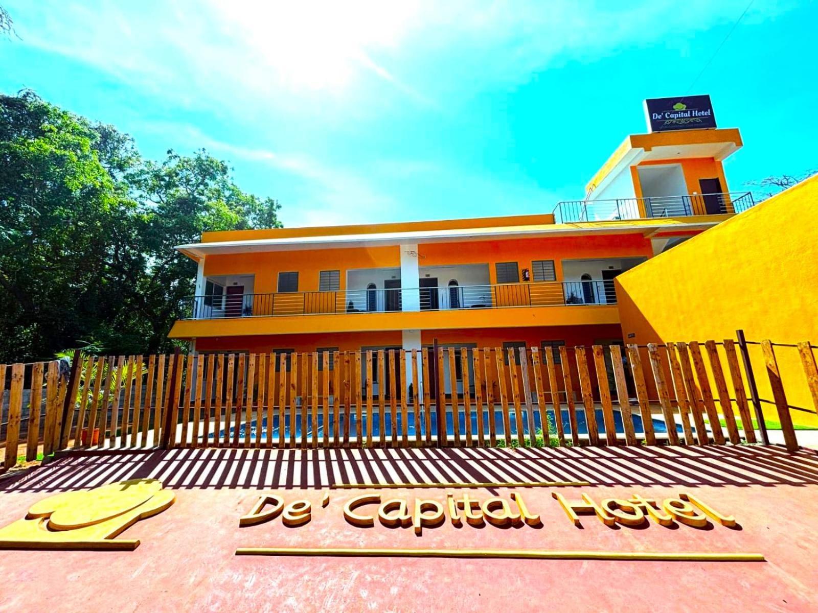 De' Capital Hotel Пондичери Екстериор снимка