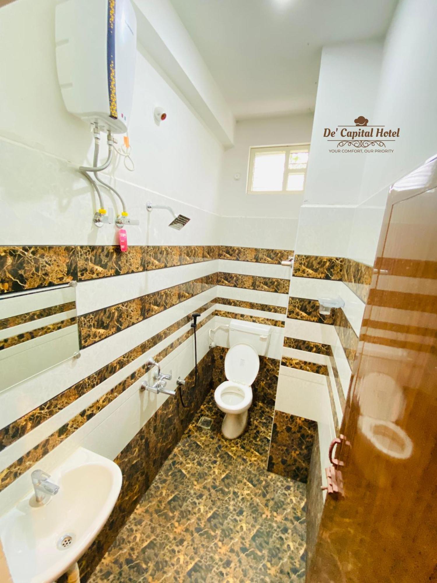 De' Capital Hotel Пондичери Екстериор снимка