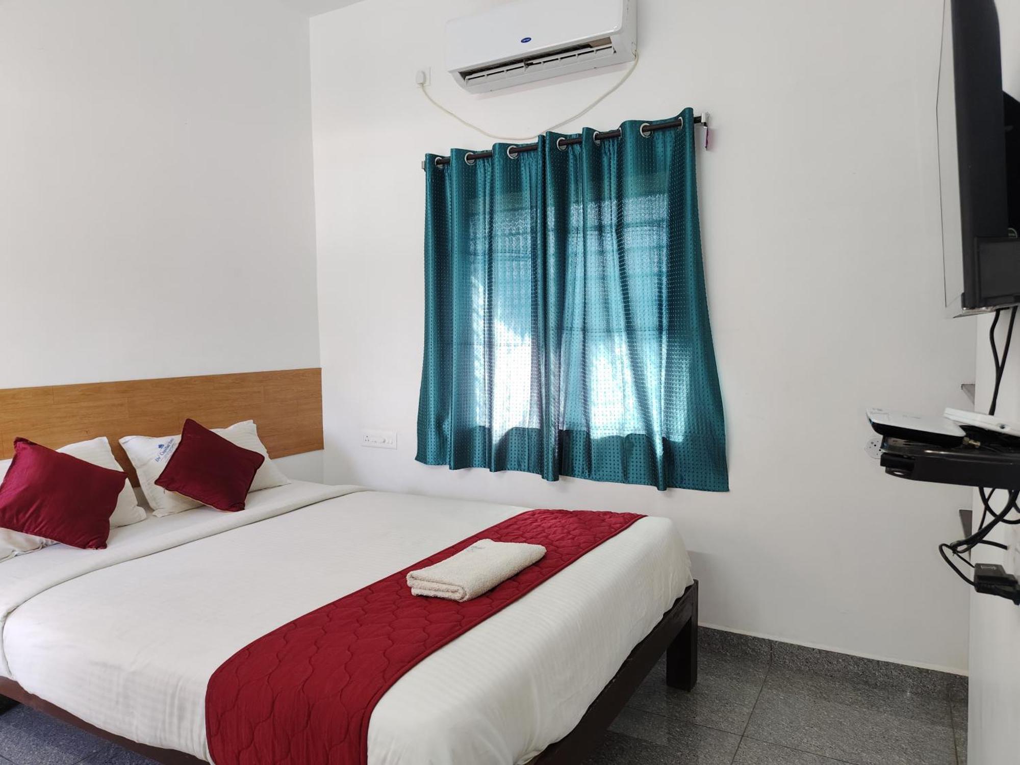 De' Capital Hotel Пондичери Екстериор снимка