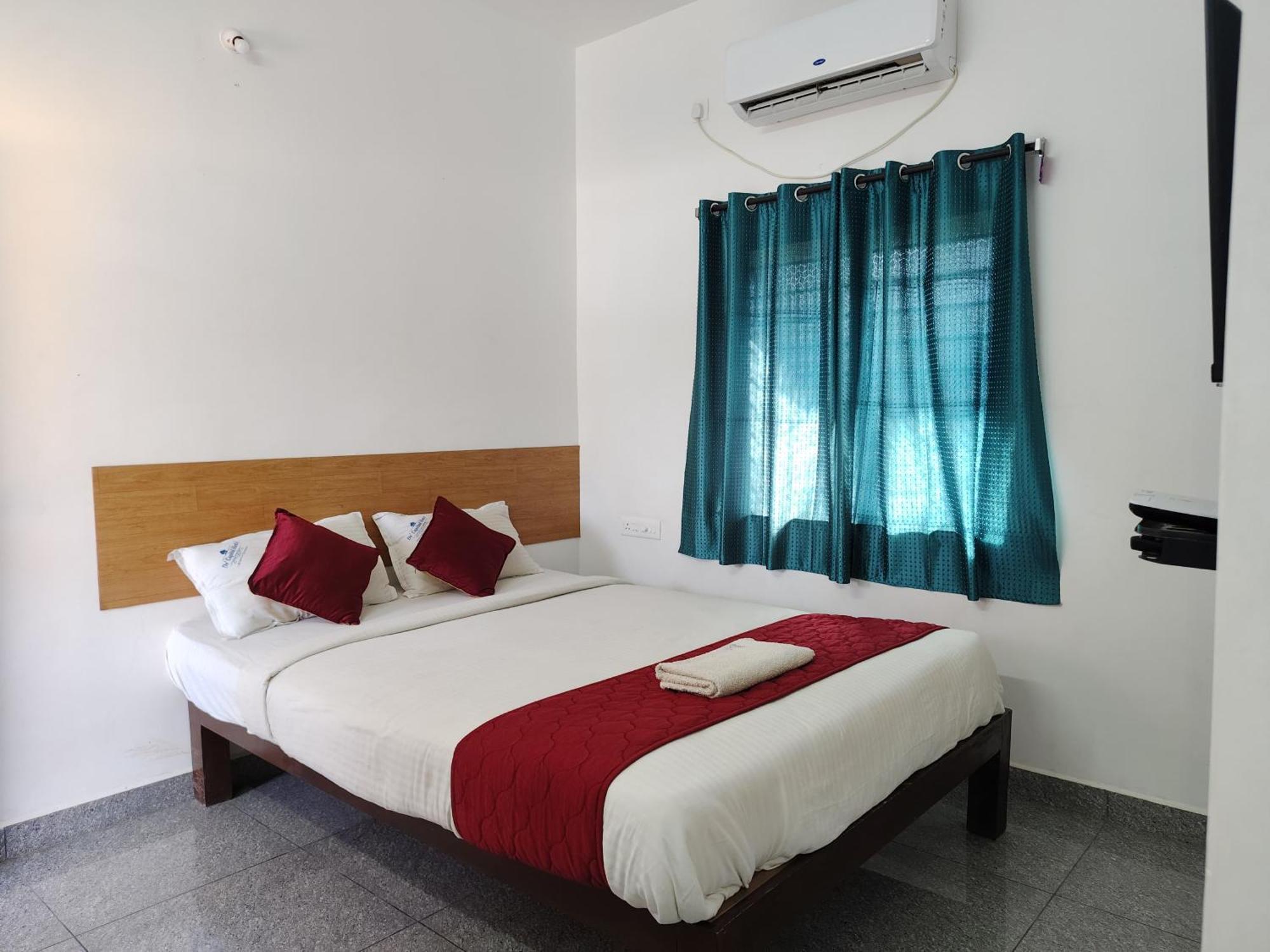 De' Capital Hotel Пондичери Екстериор снимка