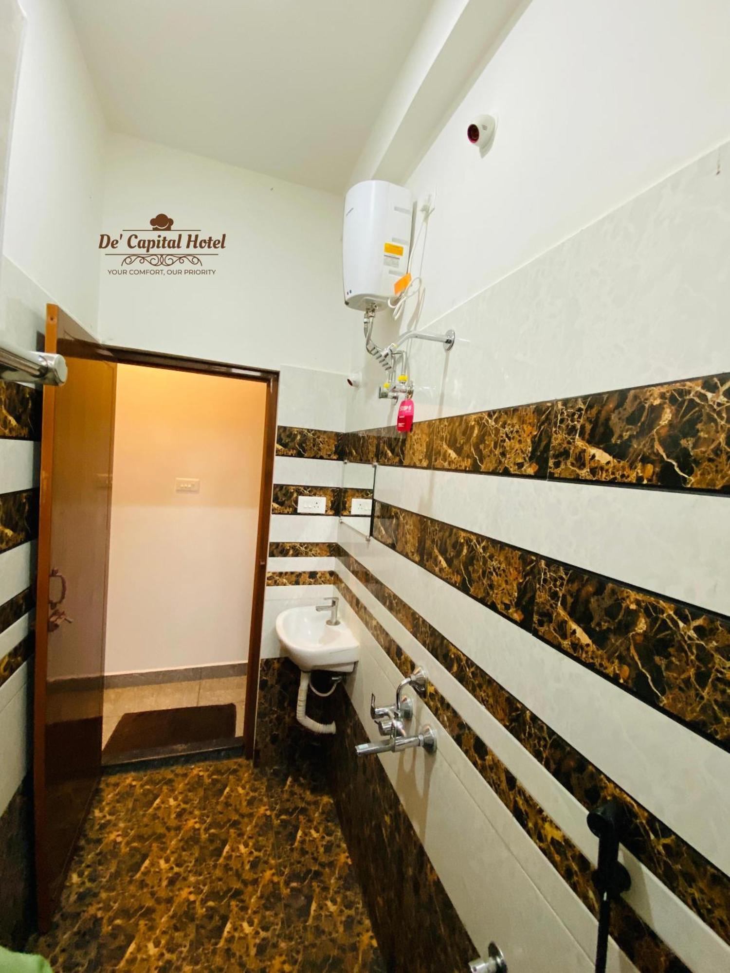 De' Capital Hotel Пондичери Екстериор снимка